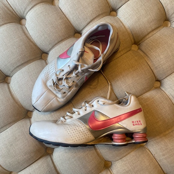 Nike Shox Women’s Sneakers - Picture 1 of 6